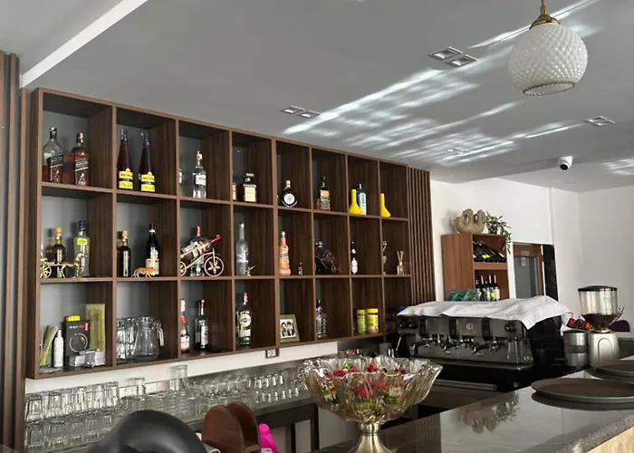 4 Stinet 酒店 瓦勒博内