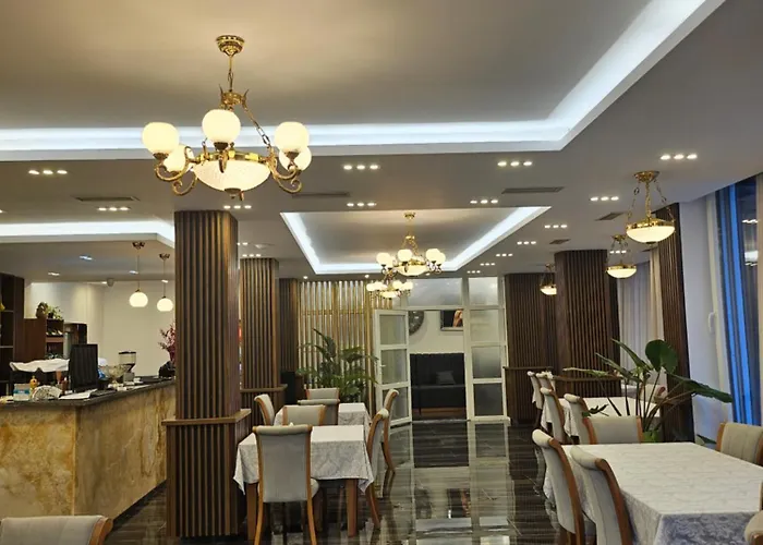 酒店 4 Stinet 瓦勒博内